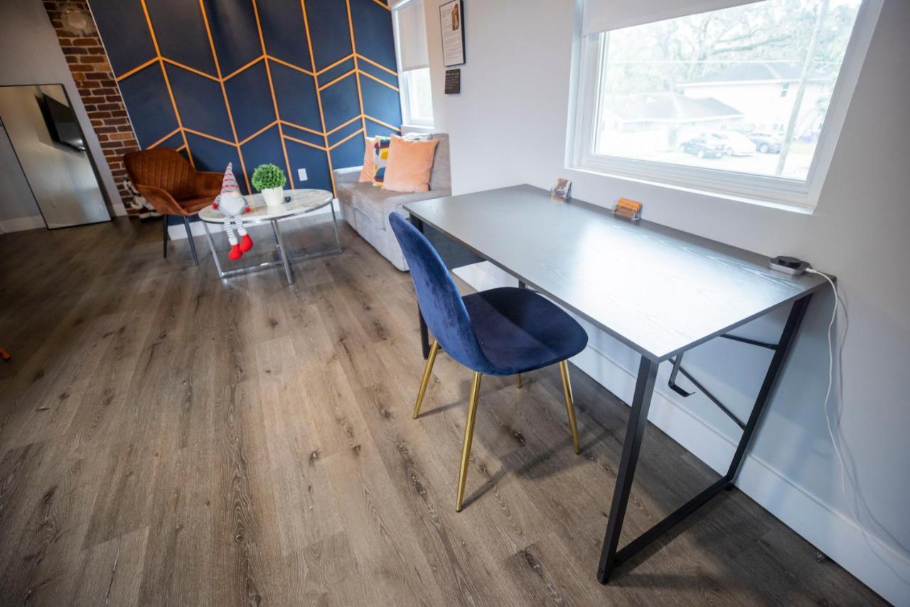 The Contemporary Apartment Sanford Bagian luar foto