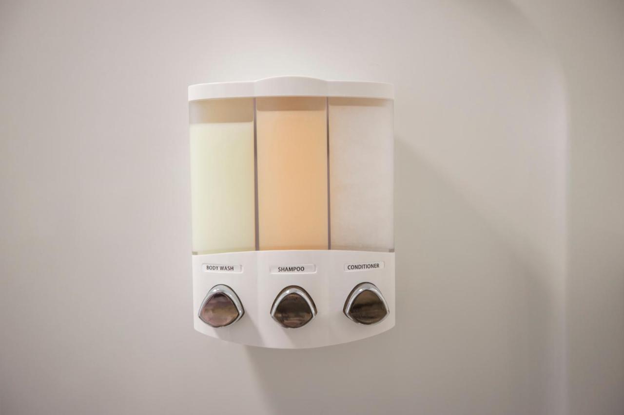 The Contemporary Apartment Sanford Bagian luar foto