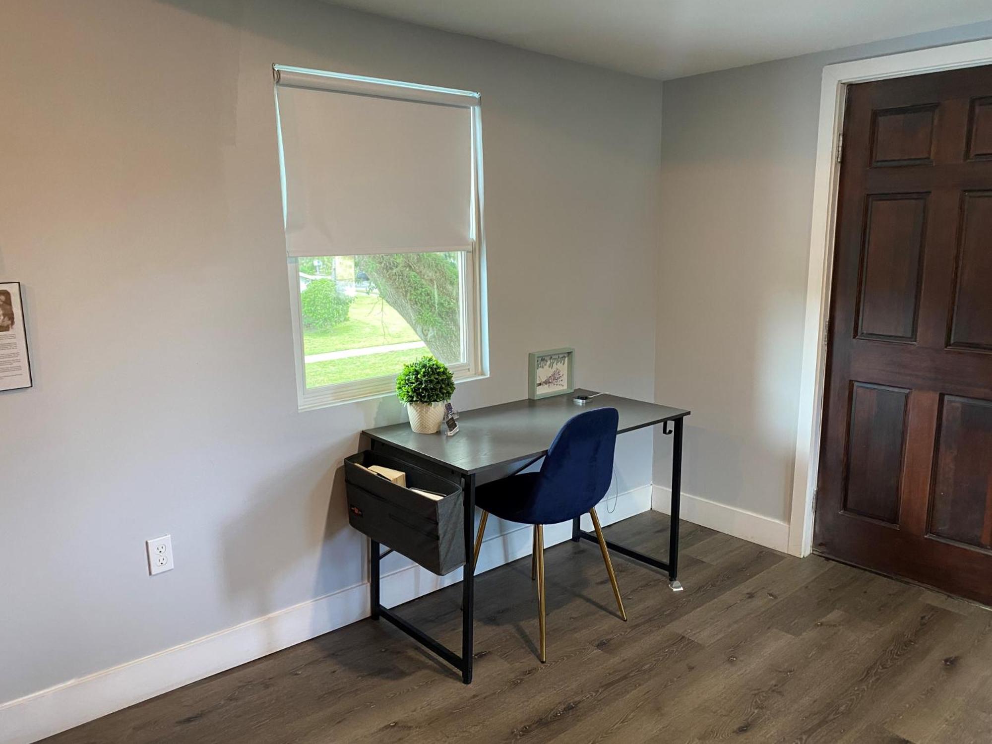 The Contemporary Apartment Sanford Bagian luar foto