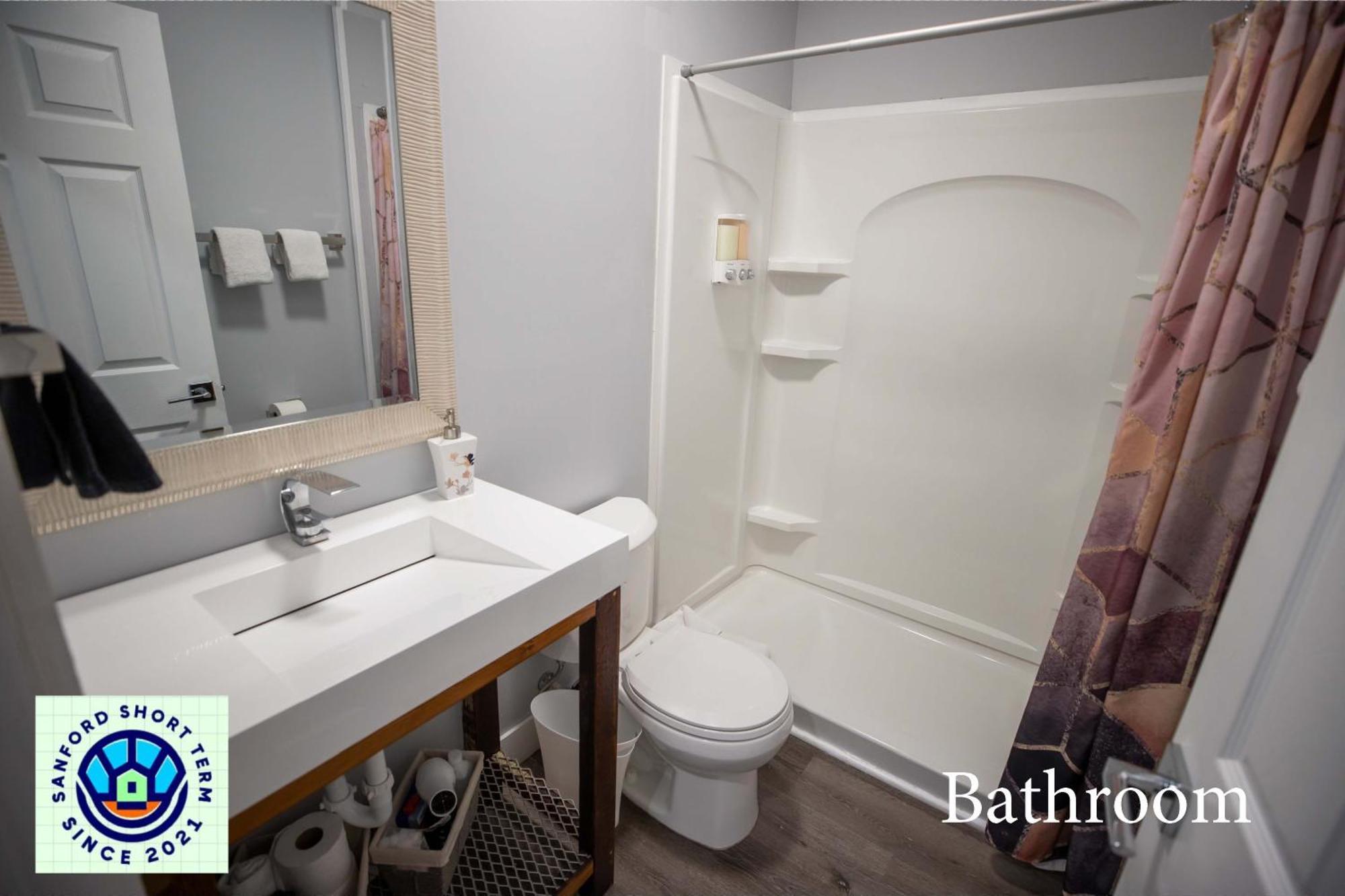 The Contemporary Apartment Sanford Bagian luar foto