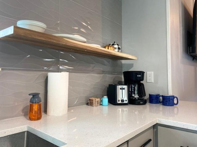 The Contemporary Apartment Sanford Bagian luar foto