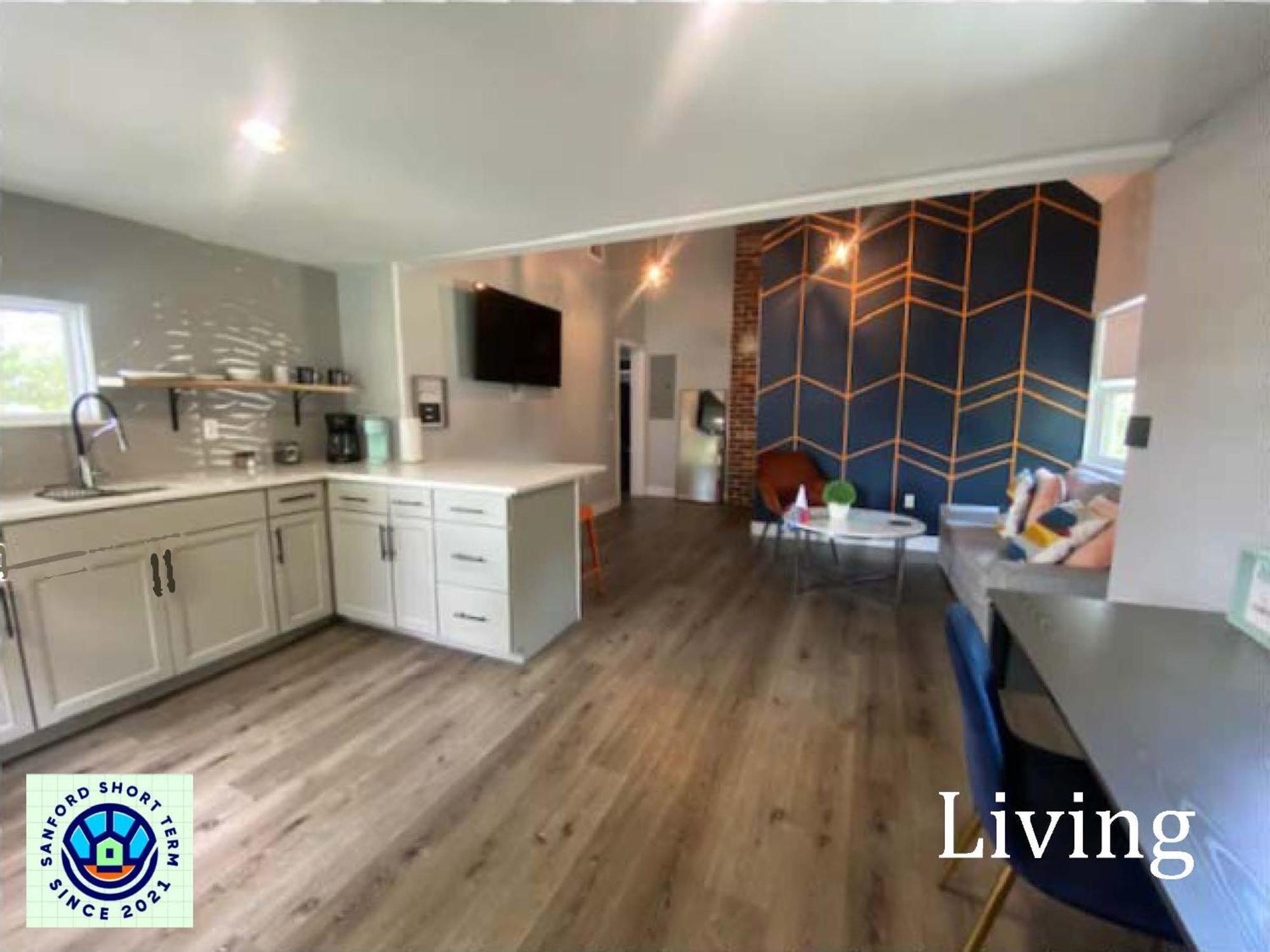 The Contemporary Apartment Sanford Bagian luar foto